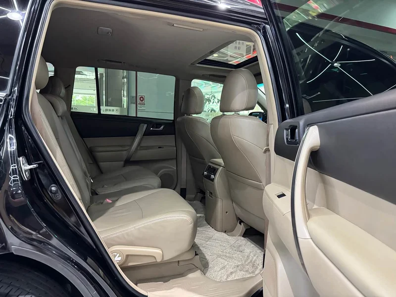 Toyota Highlander — фото 10