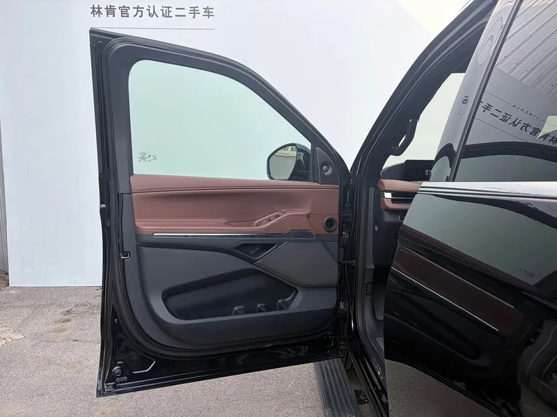 Lincoln Navigator — фото 11