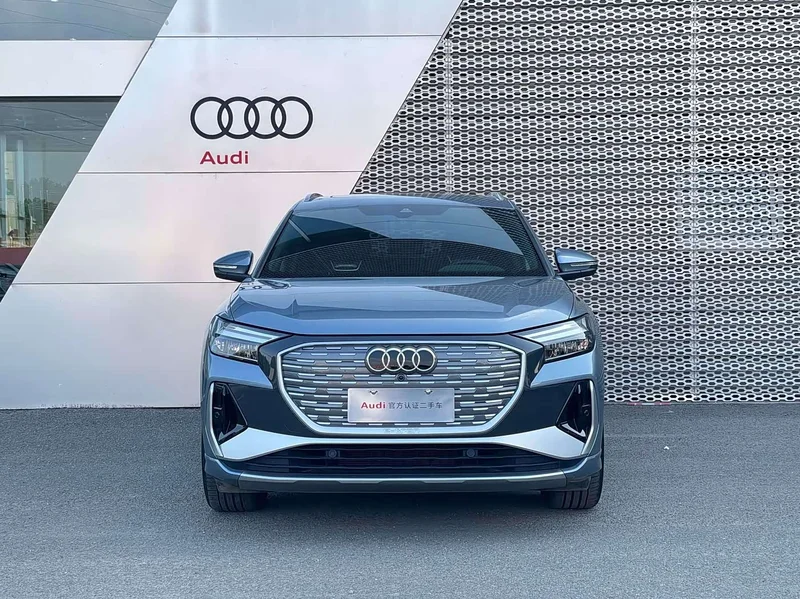 Audi Q4 e-tron — фото 2