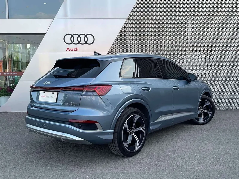 Audi Q4 e-tron — фото 4