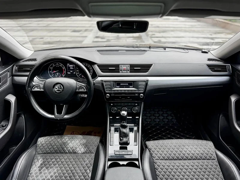 Skoda Superb — фото 10