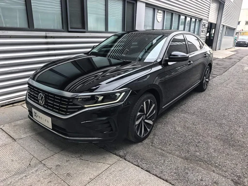 Volkswagen Passat — фото 1