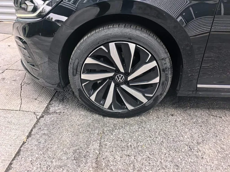 Volkswagen Passat — фото 12