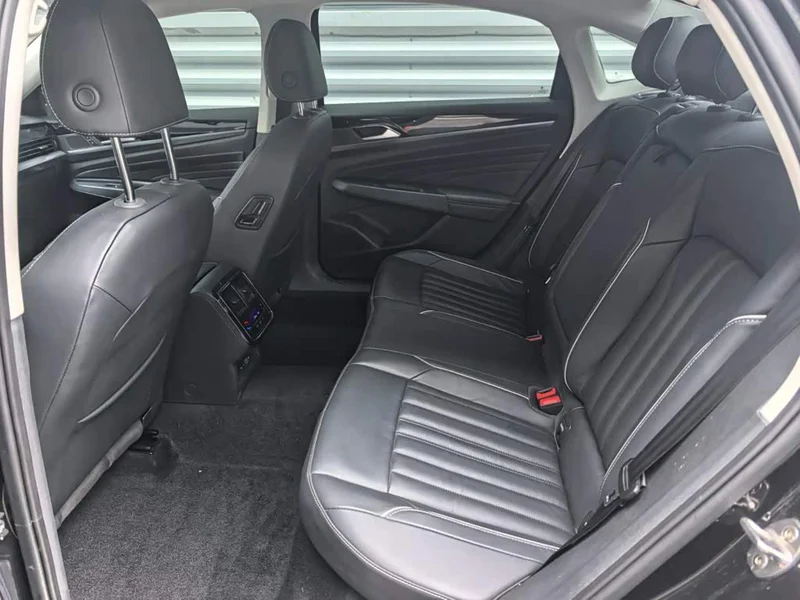Volkswagen Passat — фото 10