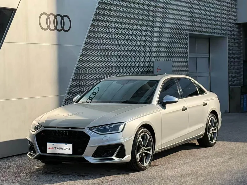 Audi A4L — фото 1