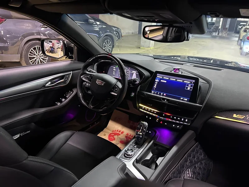 Cadillac CT5 — фото 14