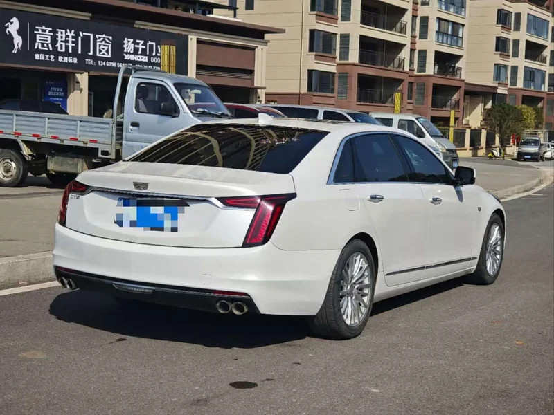 Cadillac CT6 — фото 9