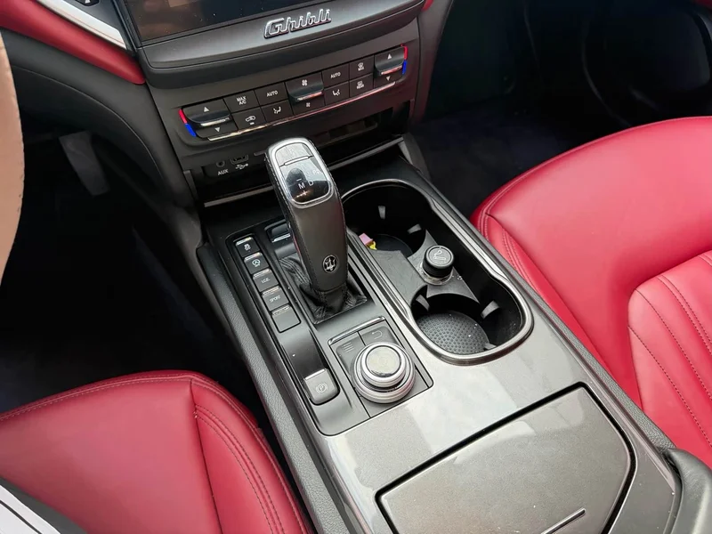 Maserati Ghibli — фото 9
