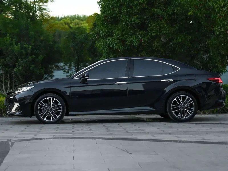 Toyota Camry — фото 14