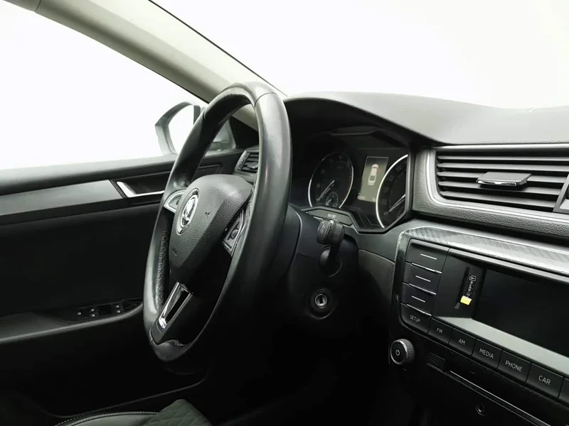 Skoda Superb — фото 22