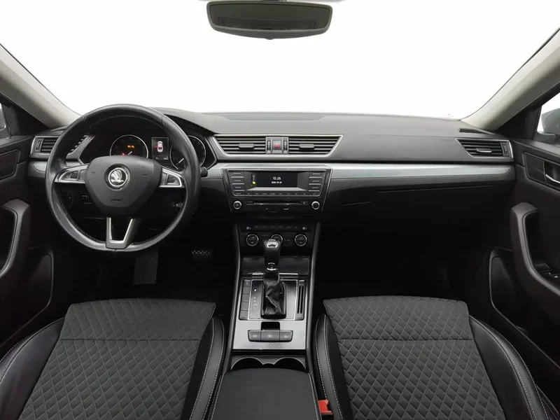 Skoda Superb — фото 5