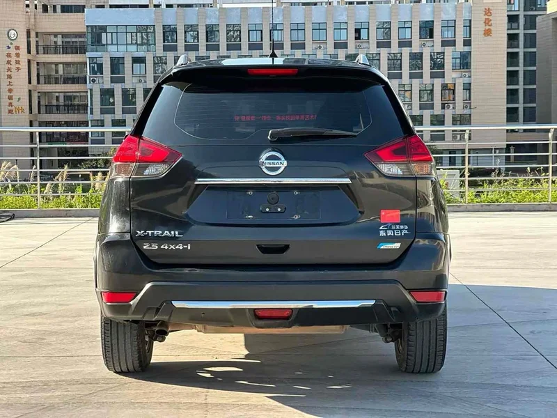 Nissan X-Trail — фото 7