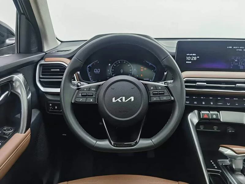 Kia Sportage — фото 11