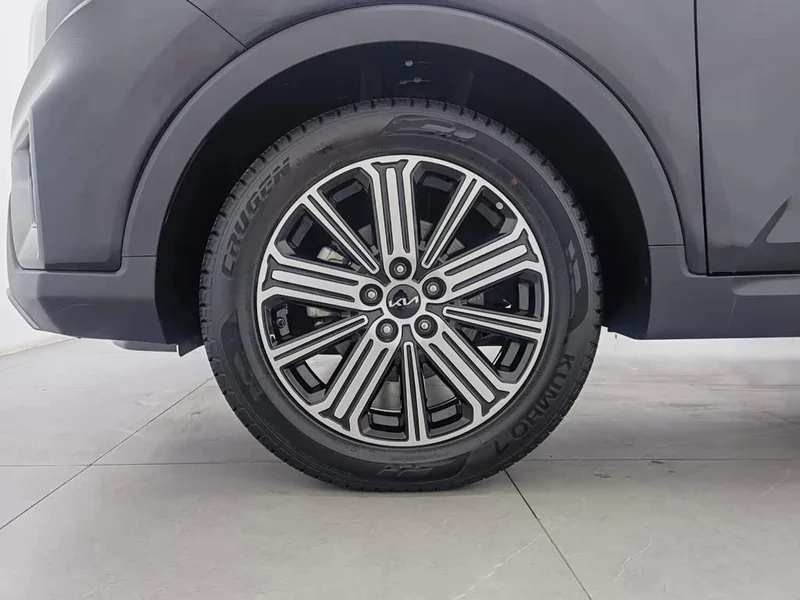 Kia Sportage — фото 17