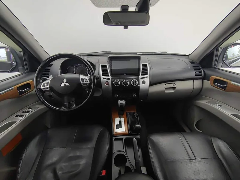 Mitsubishi Pajero Sport (Imported) — фото 5