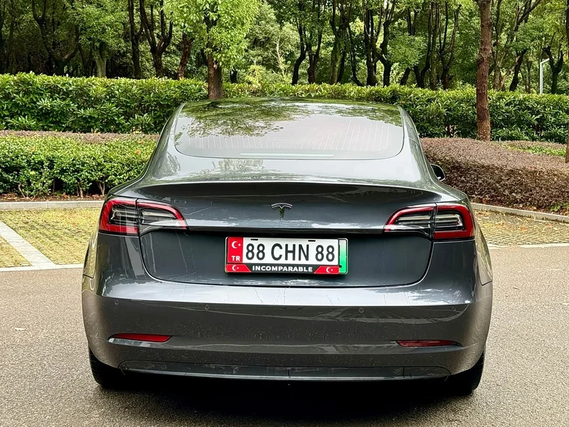 Tesla Model 3 — фото 11