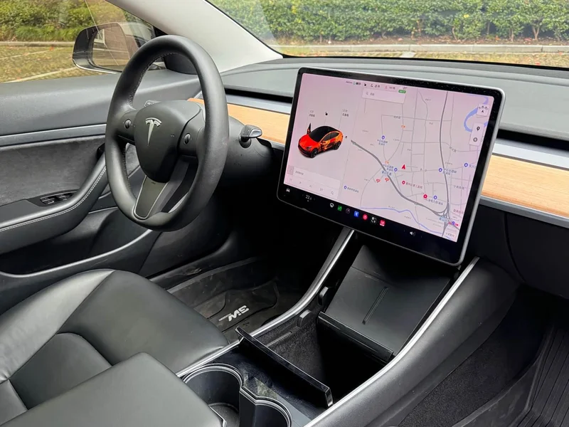 Tesla Model 3 — фото 8
