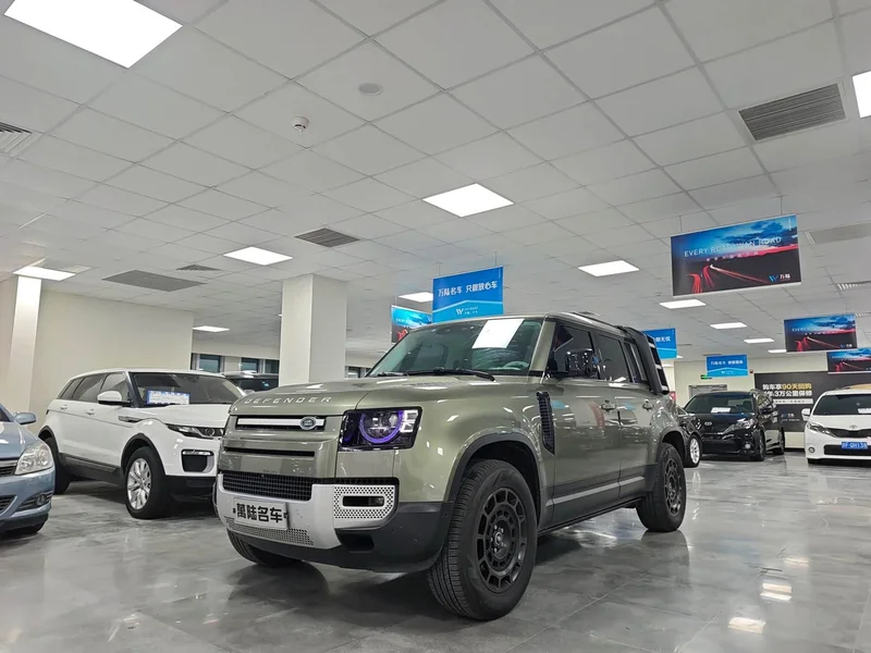 Land Rover Defender — фото 1