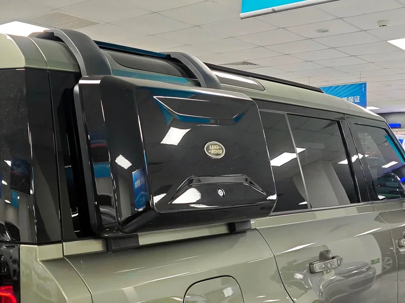 Land Rover Defender — фото 12