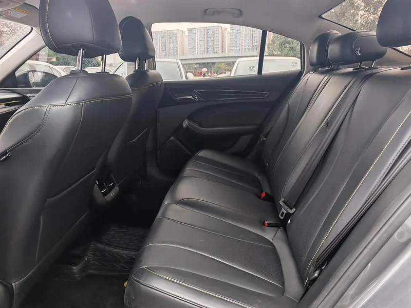 Roewe i5 — фото 5