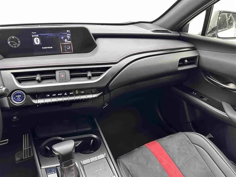 Lexus UX — фото 14