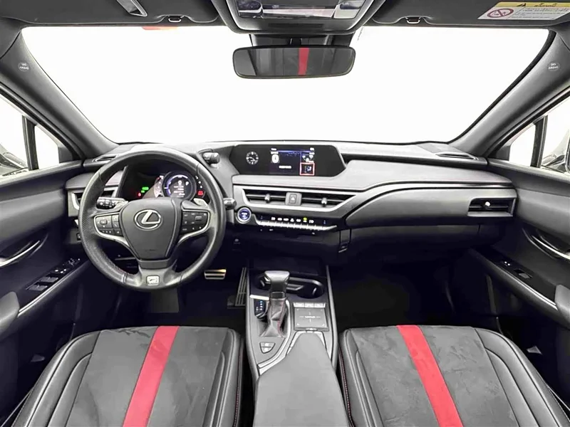 Lexus UX — фото 17