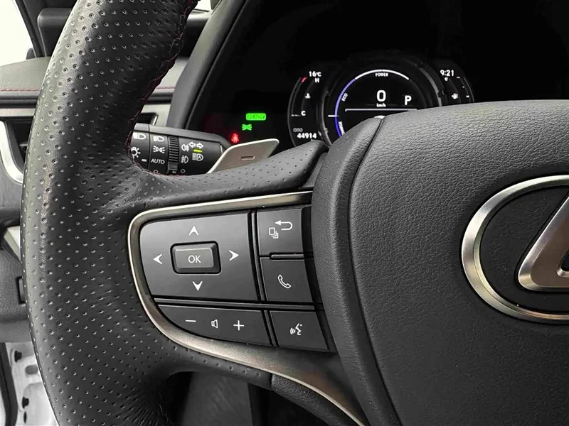 Lexus UX — фото 23