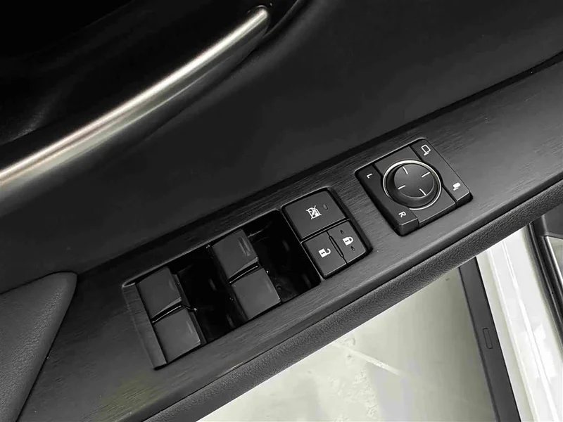 Lexus UX — фото 25