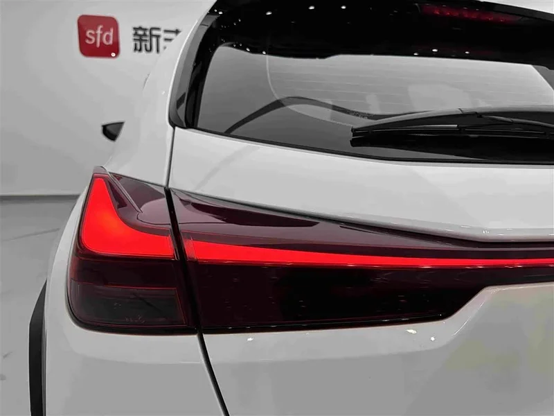 Lexus UX — фото 29
