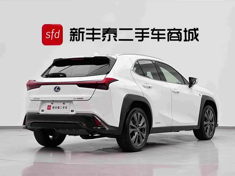 Lexus UX — фото 5