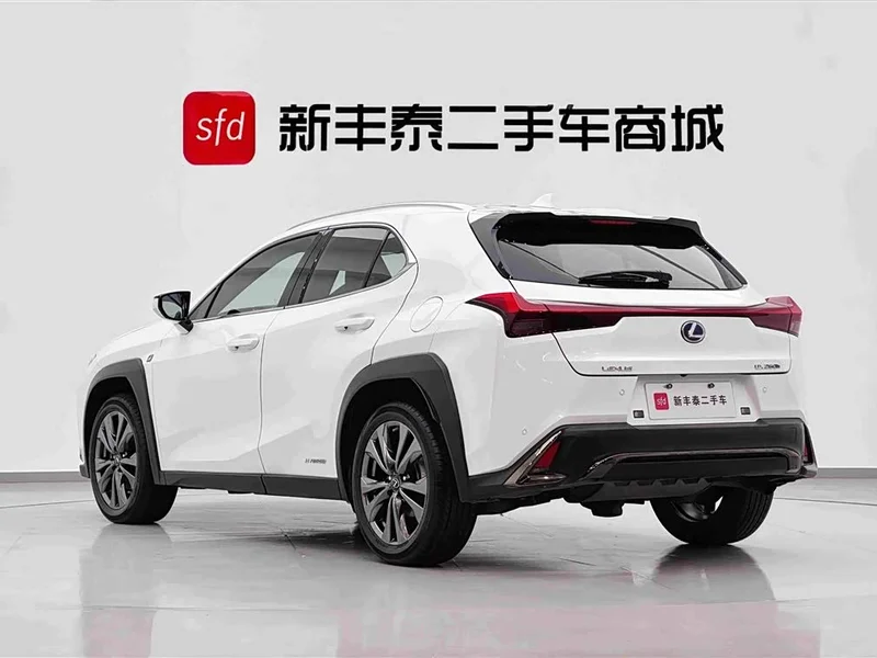 Lexus UX — фото 6