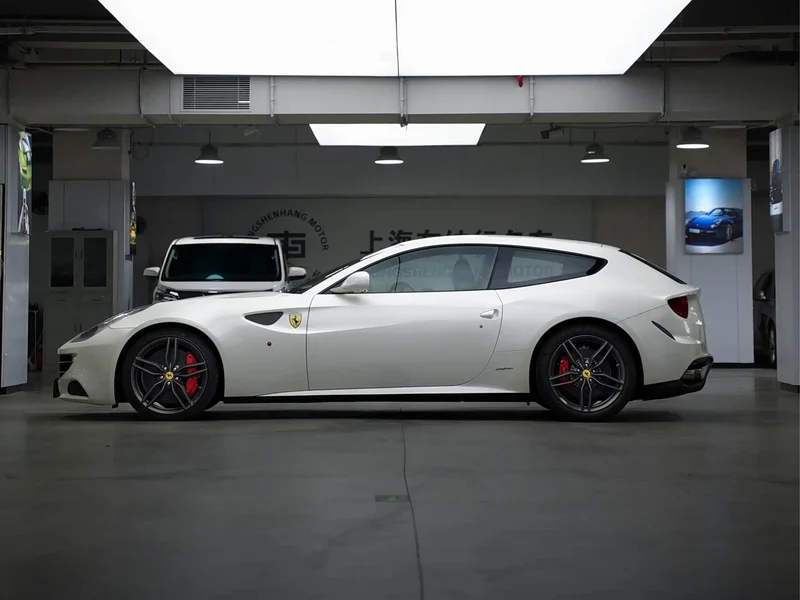 Ferrari FF — фото 4