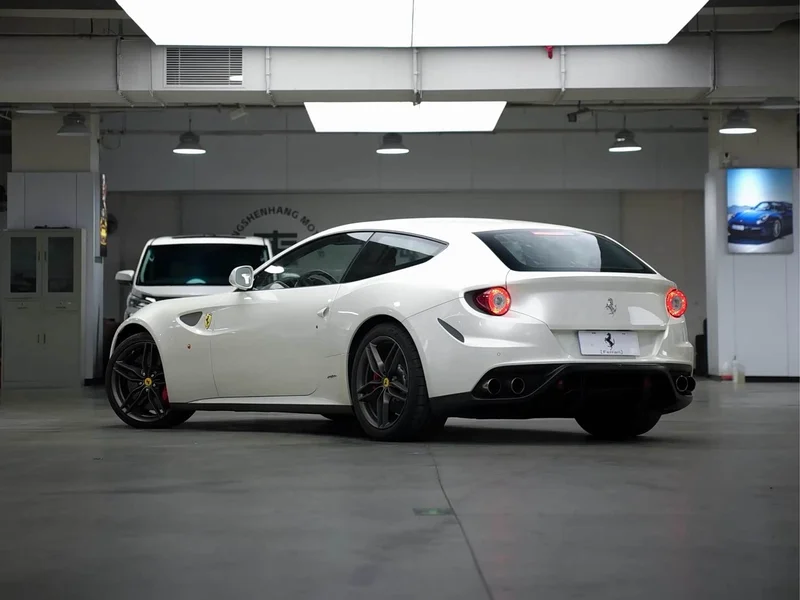 Ferrari FF — фото 5