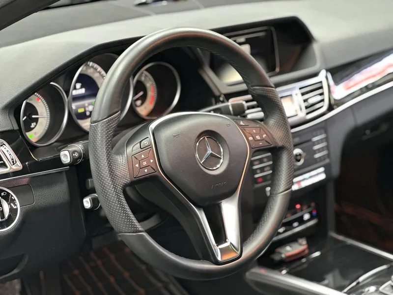 Mercedes-Benz E-Class — фото 14