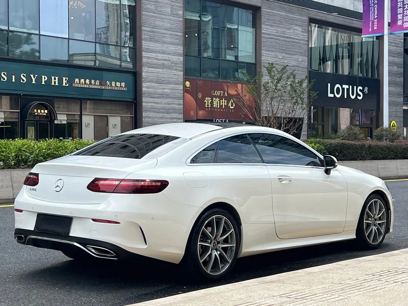 Mercedes-Benz E-Class (Imported) — фото 18