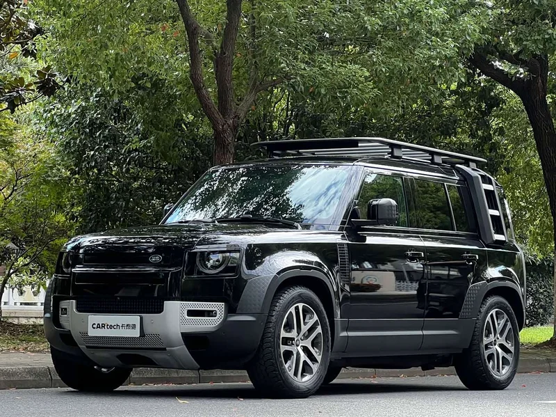 Land Rover Defender — фото 1