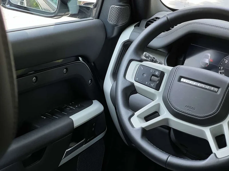 Land Rover Defender — фото 13