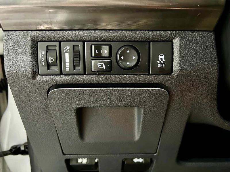 Isuzu D-MAX — фото 14