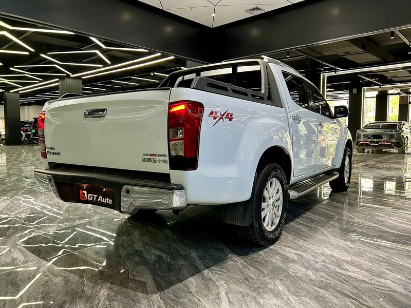 Isuzu D-MAX — фото 5