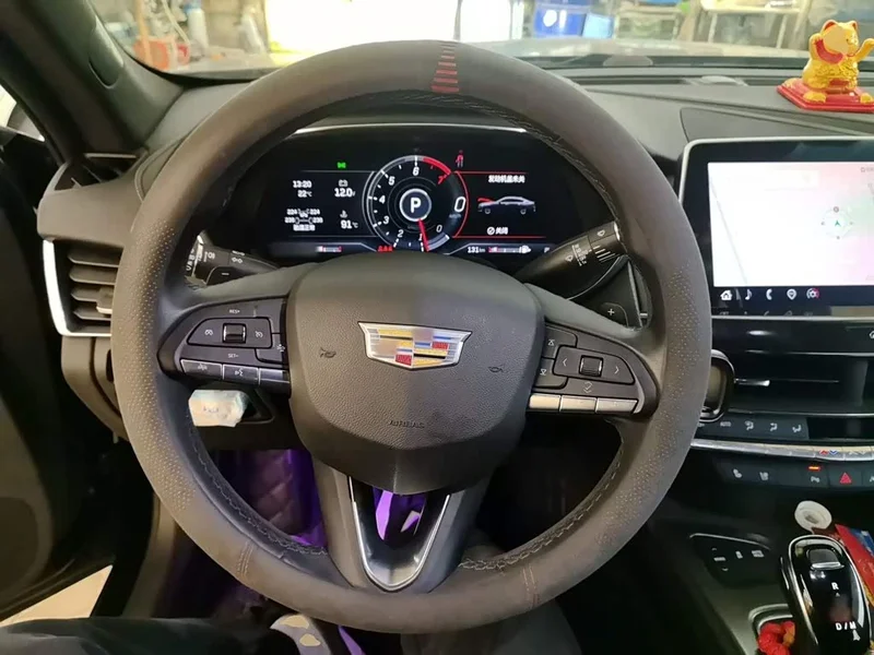 Cadillac CT5 — фото 11