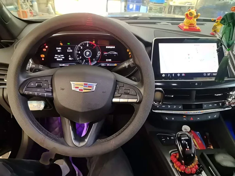 Cadillac CT5 — фото 10