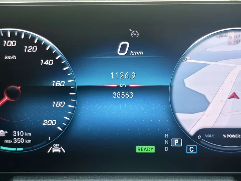 Mercedes-Benz EQA — фото 15