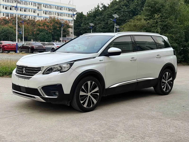 Peugeot 5008 — фото 1