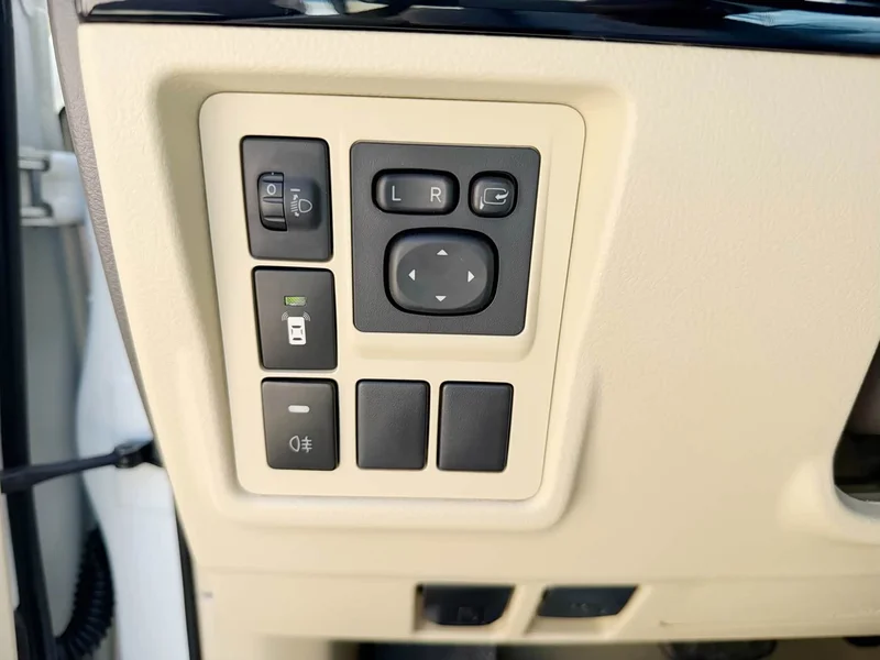Toyota Prado (Imported) — фото 11