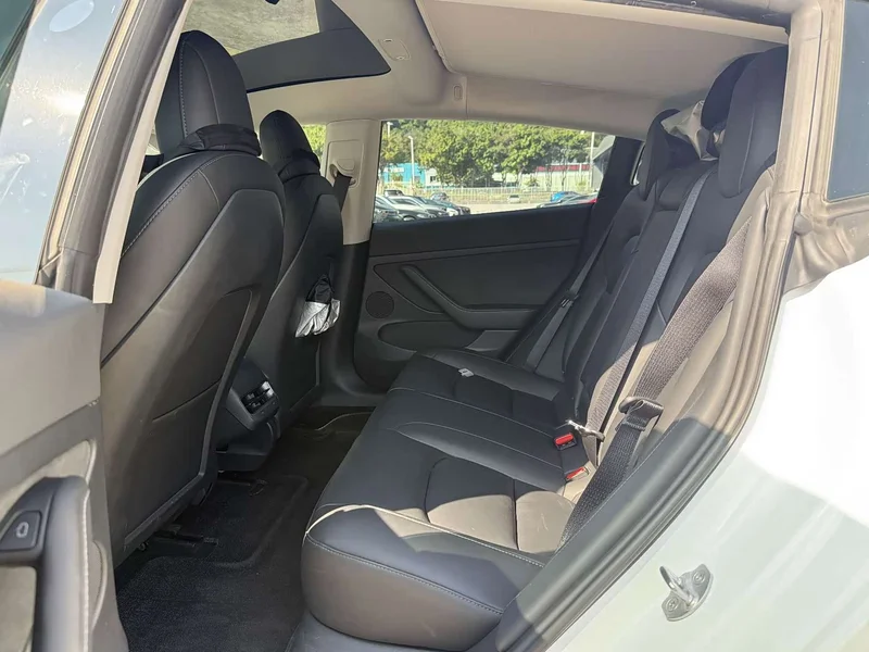 Tesla Model 3 — фото 11