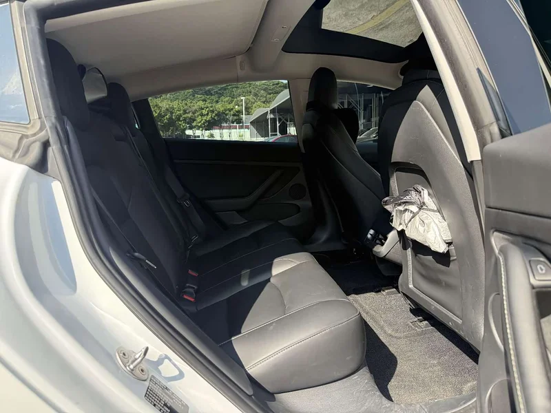 Tesla Model 3 — фото 13