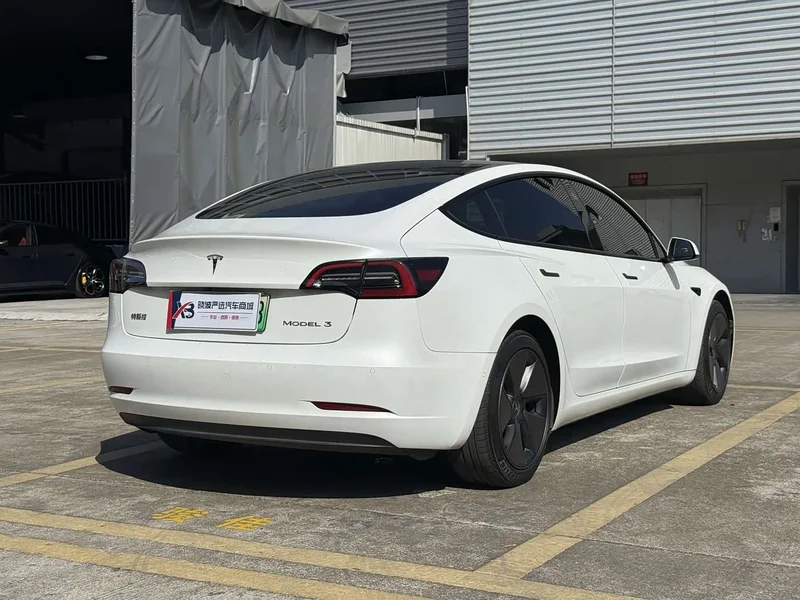 Tesla Model 3 — фото 6