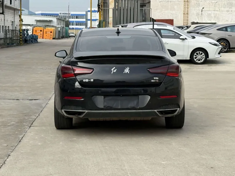 Hongqi H5 — фото 12