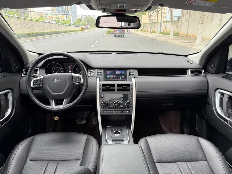 Land Rover Discovery — фото 12
