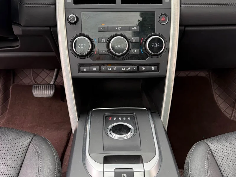Land Rover Discovery — фото 17